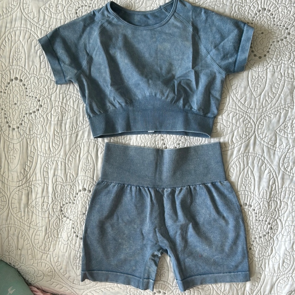 Workout set from amazon size S BRAND NEW